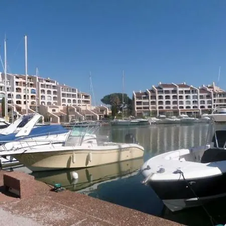 Cascadelle 3 Avec Vue Sur La Marina