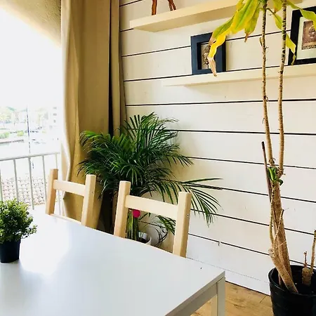 Cascadelle 3 Avec Vue Sur La Marina