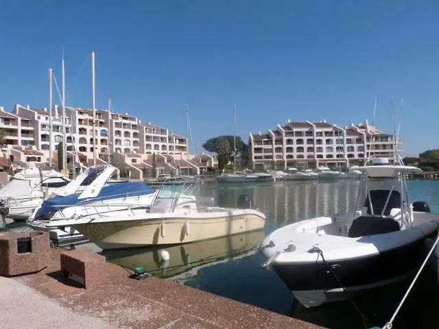 Cascadelle 3 Avec Vue Sur La Marina